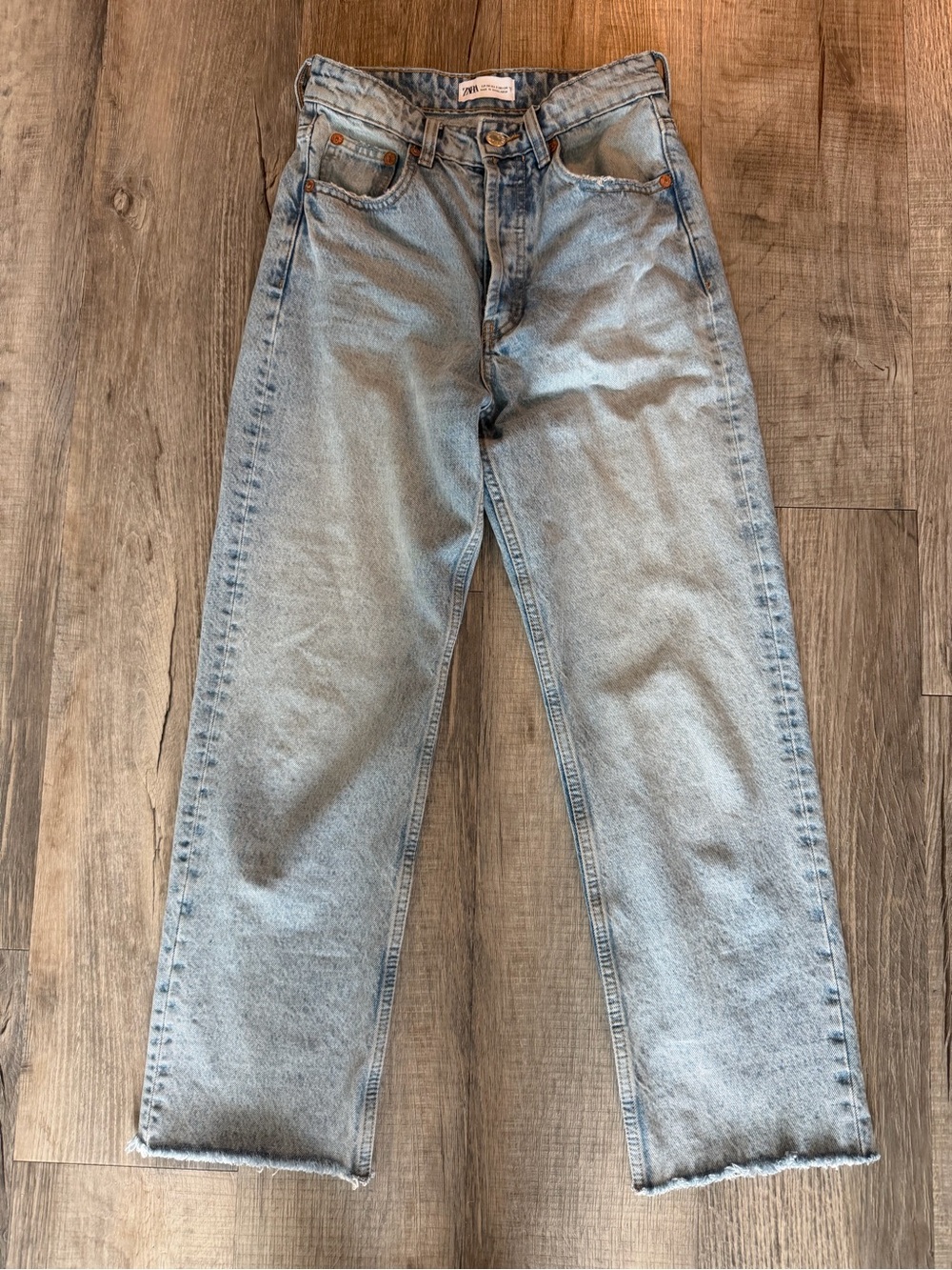 Light Wash Men's Jeans - Classic Straight Fit